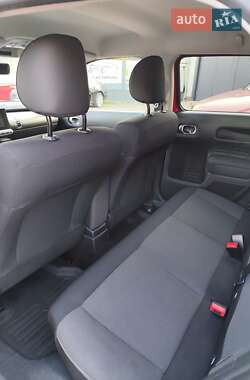 Внедорожник / Кроссовер Citroen C4 Cactus 2015 в 