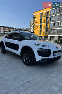 Внедорожник / Кроссовер Citroen C4 Cactus 2015 в 