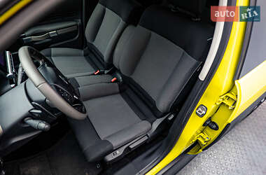 Внедорожник / Кроссовер Citroen C4 Cactus 2016 в 
