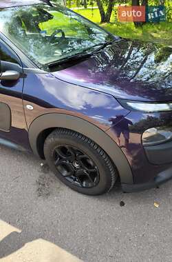 Внедорожник / Кроссовер Citroen C4 Cactus 2015 в 