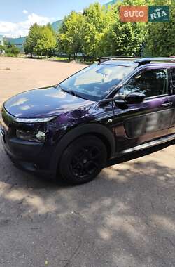 Внедорожник / Кроссовер Citroen C4 Cactus 2015 в 