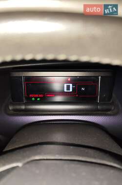 Внедорожник / Кроссовер Citroen C4 Cactus 2015 в 