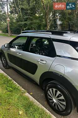 Внедорожник / Кроссовер Citroen C4 Cactus 2015 в 