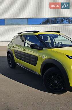Внедорожник / Кроссовер Citroen C4 Cactus 2017 в 