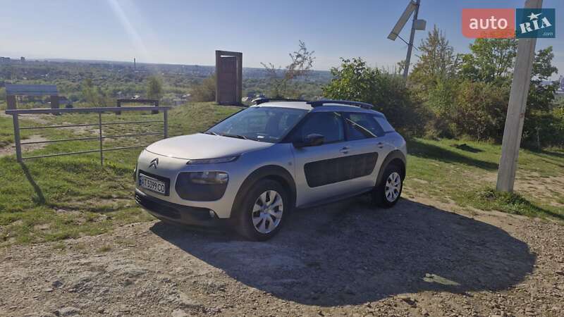 Внедорожник / Кроссовер Citroen C4 Cactus 2017 в Ивано-Франковске
