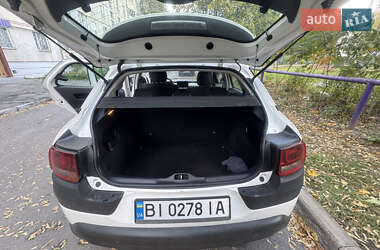 Внедорожник / Кроссовер Citroen C4 Cactus 2014 в 