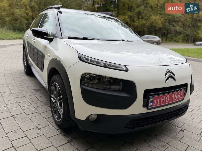 Внедорожник / Кроссовер Citroen C4 Cactus 2015 в 