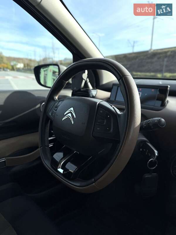 Позашляховик / Кросовер Citroen C4 Cactus 2017 в Києві фото 45 Позашляховик / Кросовер Citroen C4 Cactus 2017 в Києві