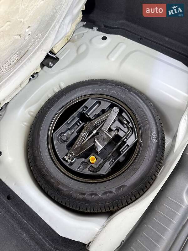 Позашляховик / Кросовер Citroen C4 Cactus 2017 в Києві фото 55 Позашляховик / Кросовер Citroen C4 Cactus 2017 в Києві