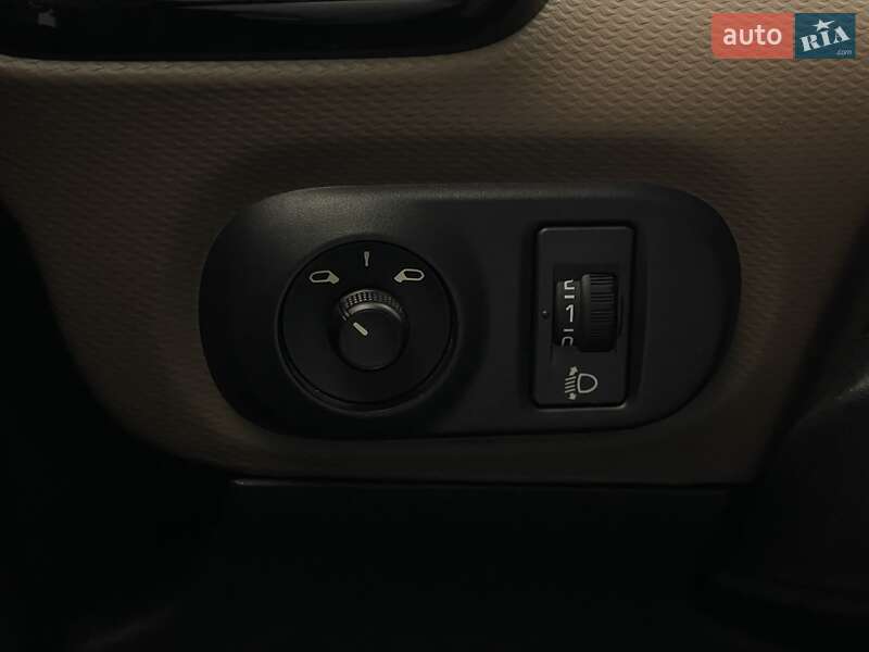 Хэтчбек Citroen C4 Cactus 2015 в Киеве