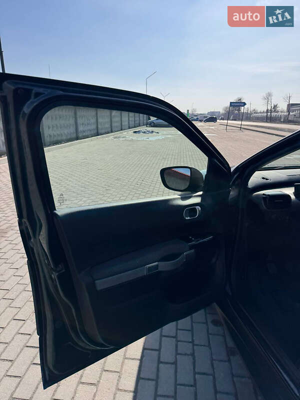 Внедорожник / Кроссовер Citroen C4 Cactus 2015 в Радехове