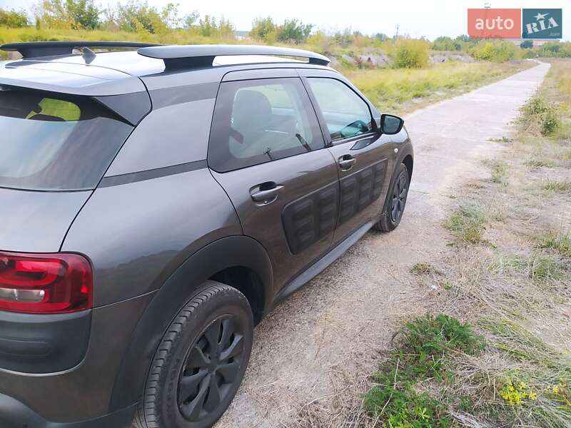 Внедорожник / Кроссовер Citroen C4 Cactus 2018 в Александровке