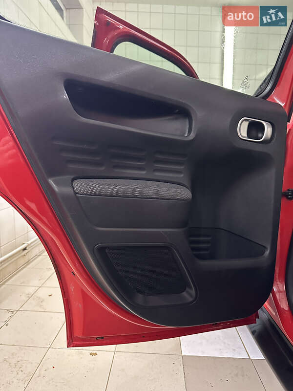 Внедорожник / Кроссовер Citroen C4 Cactus 2015 в Умани