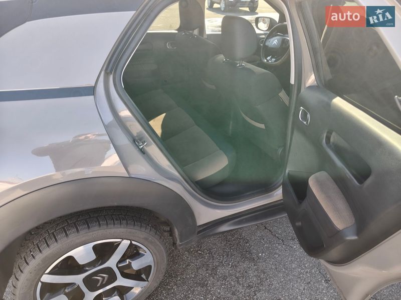 Позашляховик / Кросовер Citroen C4 Cactus 2015 в Києві