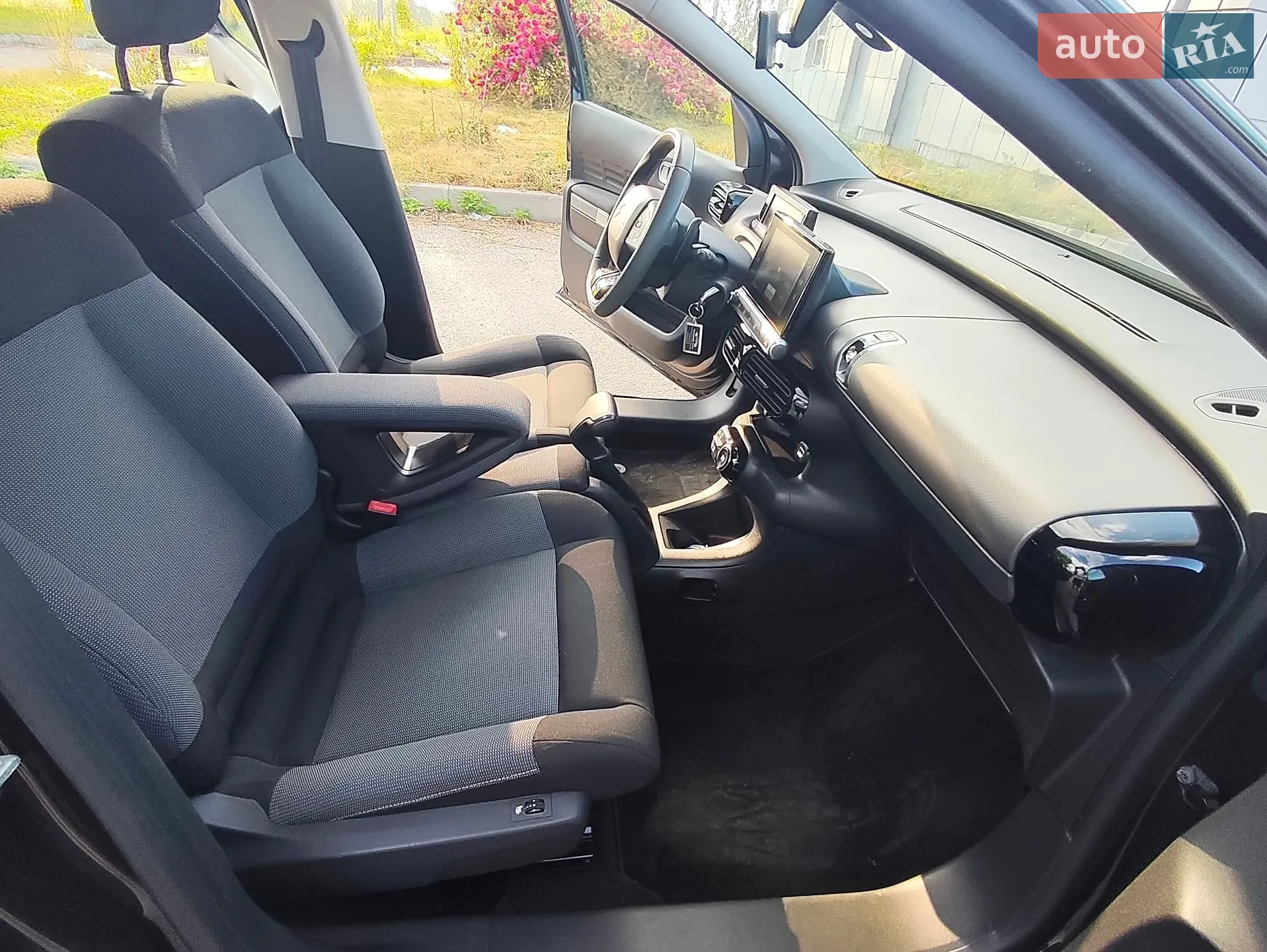 2015 Citroen C4 Cactus - мініатюра 21