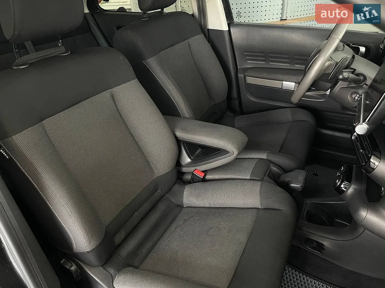 2015 Citroen C4 Cactus - мініатюра 19