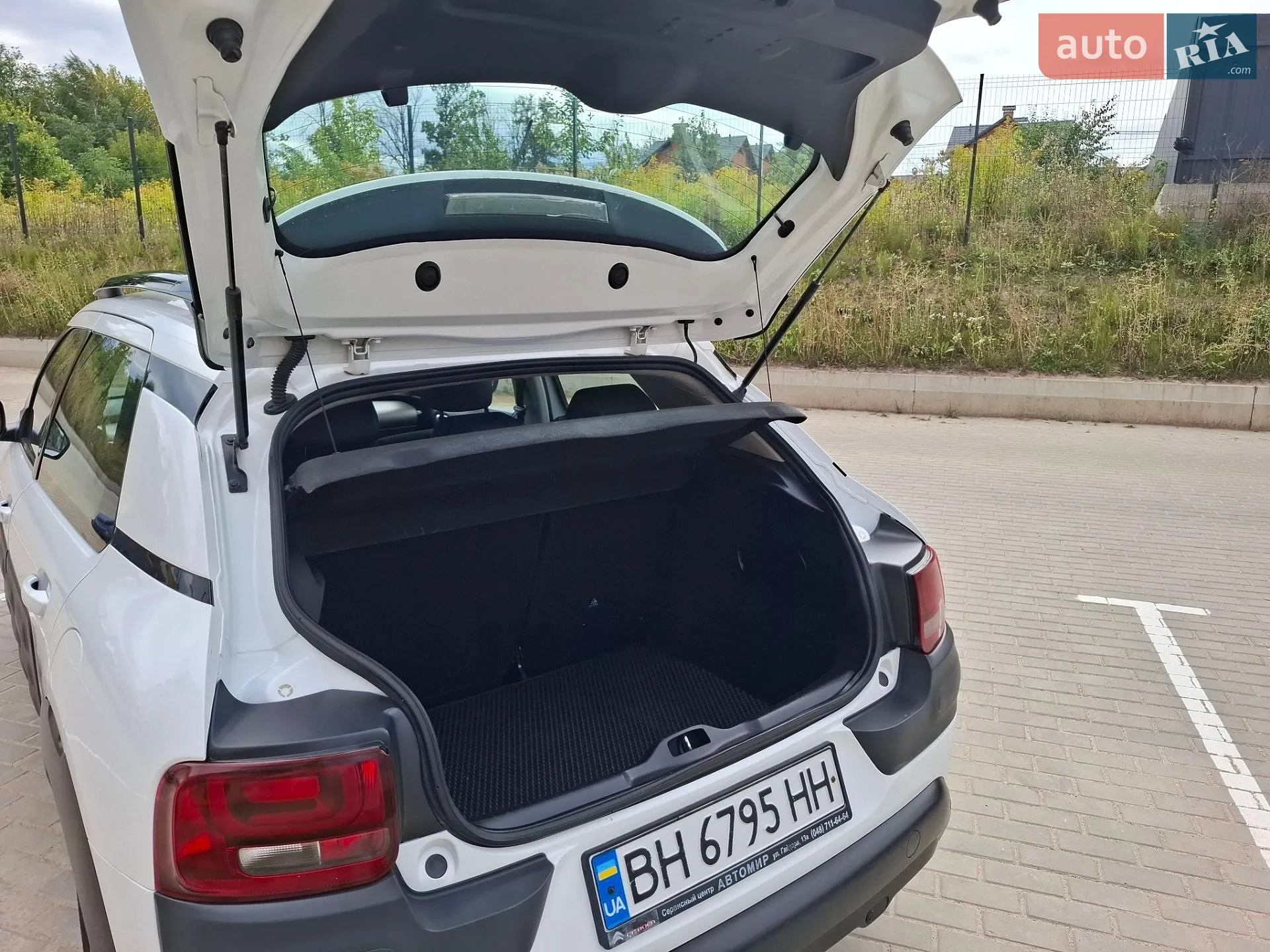 2017 Citroen C4 Cactus - мініатюра 28