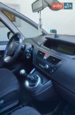 Хэтчбек Citroen C4 Picasso 2010 в 