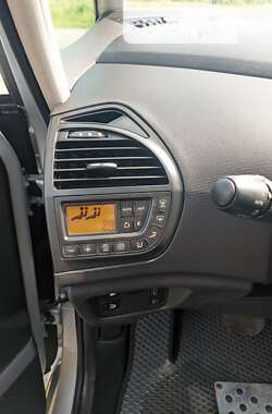 Микровэн Citroen C4 Picasso 2011 в 