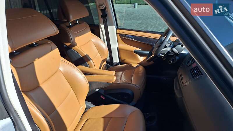 Микровэн Citroen C4 Picasso 2013 в 