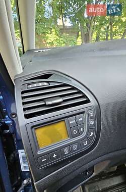 Микровэн Citroen C4 Picasso 2010 в 