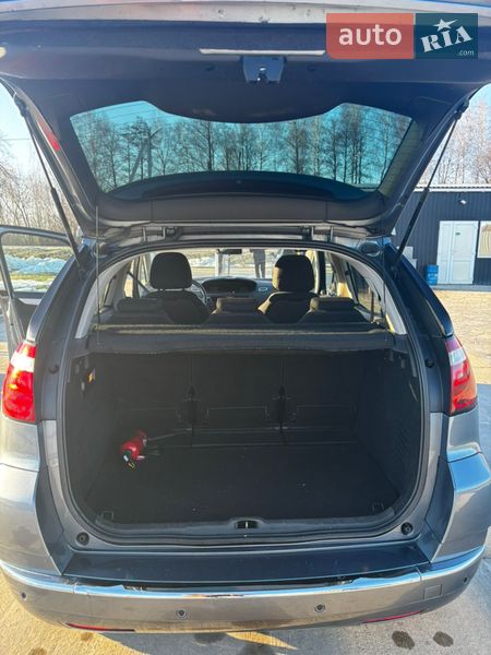 Микровэн Citroen C4 Picasso 2011 в Пулинах