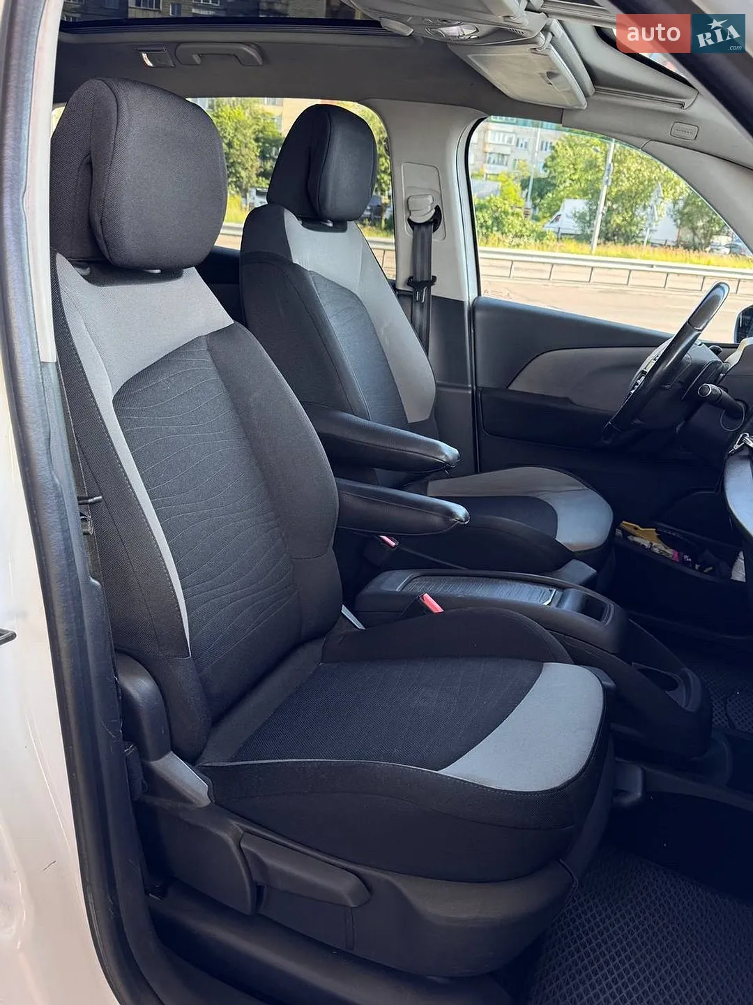 2015 Citroen C4 Picasso - мініатюра 21