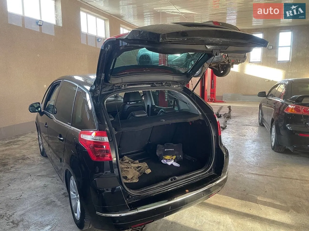 2010 Citroen C4 Picasso - мініатюра 12