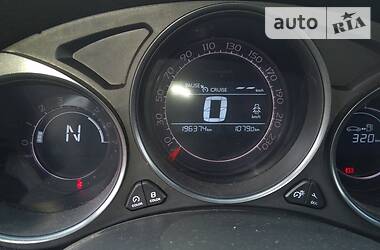 Хетчбек Citroen C4 2013 в 