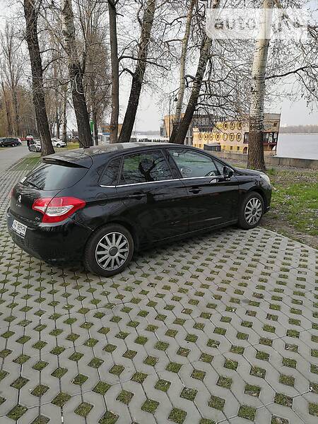 Хетчбек Citroen C4 2011 в 