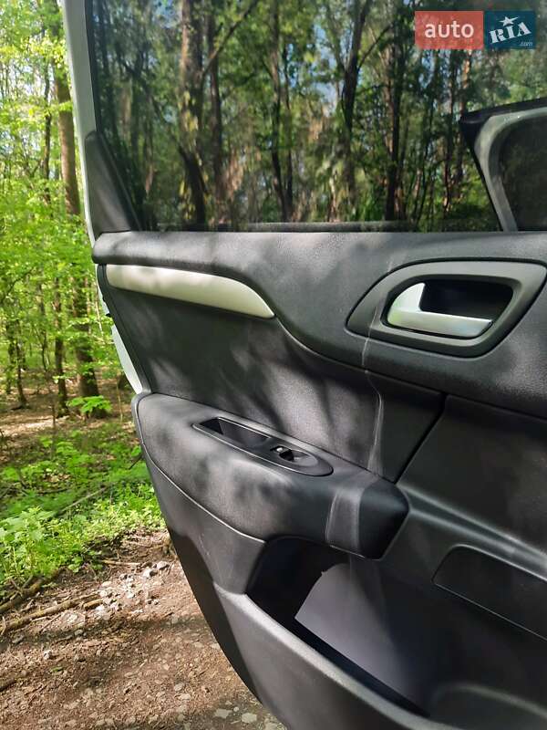Хэтчбек Citroen C4 2013 в Мукачево