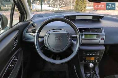 Хетчбек Citroen C4 2010 в 