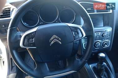 Хэтчбек Citroen C4 2014 в 