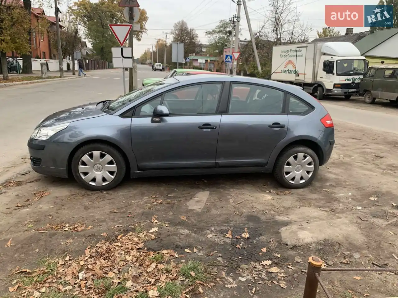 Авто пригнане з Німеччини для себе з маленьким реальним пробігом 94 тис. км. Авто має гарний стан - при потребі детальні фото під капотом і днища) все як нове !
Авто не потребує додаткових вкладень: замінено масло, фільтри, гальмівні колодки.
Зроблено ревізію коробки передач та замінено масло.
Замінено рідину гідроелектропідсилювача керма.
Але є незначні нюанси по кузову : а саме передній бампер і праве переднє крило. Готові торгуватись на ці дефекти.
Продаєм у зв'язку з розширенням сім'ї : потребуємо більше авто :) :) :)
П.С. технічно і з таким пробігом авто варте уваги!