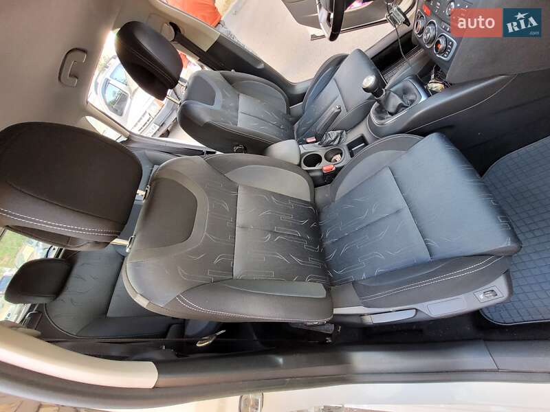 Хетчбек Citroen C4 2013 в Києві