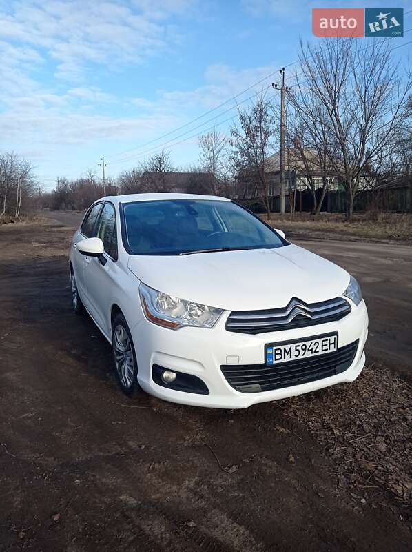 Хэтчбек Citroen C4 2014 в 