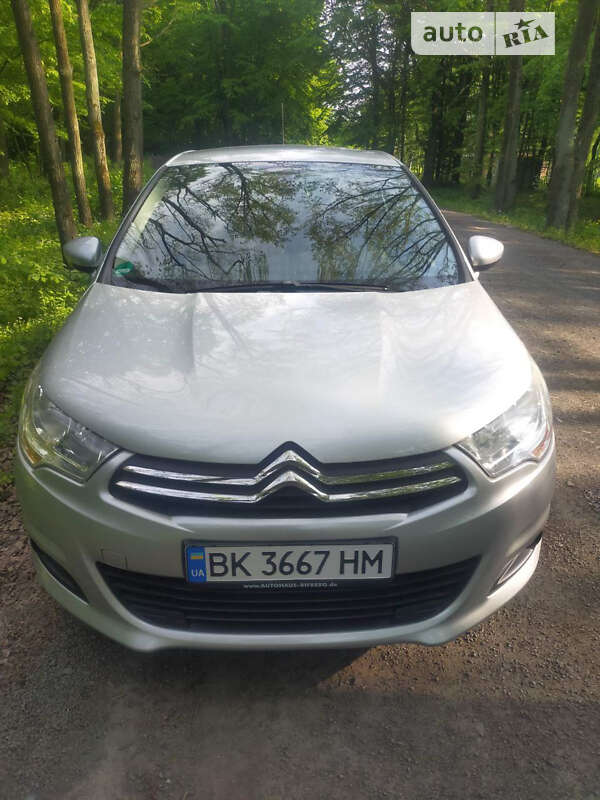 Хэтчбек Citroen C4 2012 в 