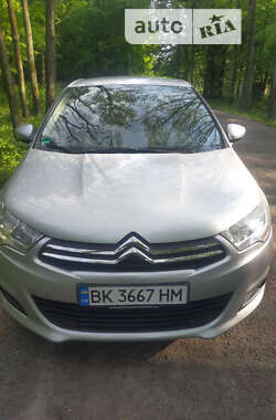 Хэтчбек Citroen C4 2012 в 