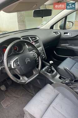 Хэтчбек Citroen C4 2013 в 