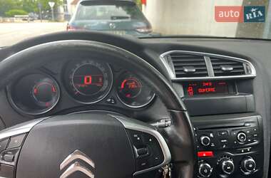 Хэтчбек Citroen C4 2013 в 