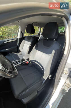 Хэтчбек Citroen C4 2012 в 
