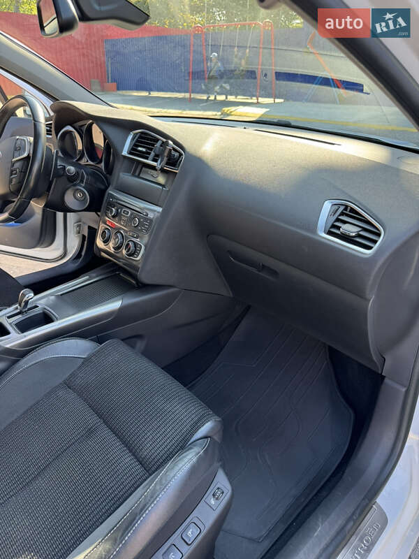 Хэтчбек Citroen C4 2014 в Ужгороде