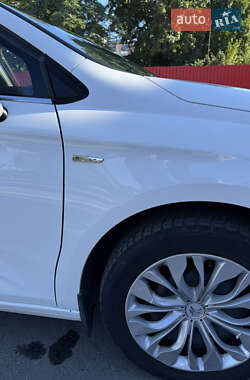 Хэтчбек Citroen C4 2014 в 