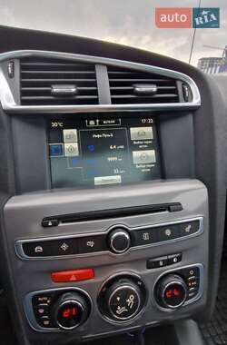 Хэтчбек Citroen C4 2015 в 
