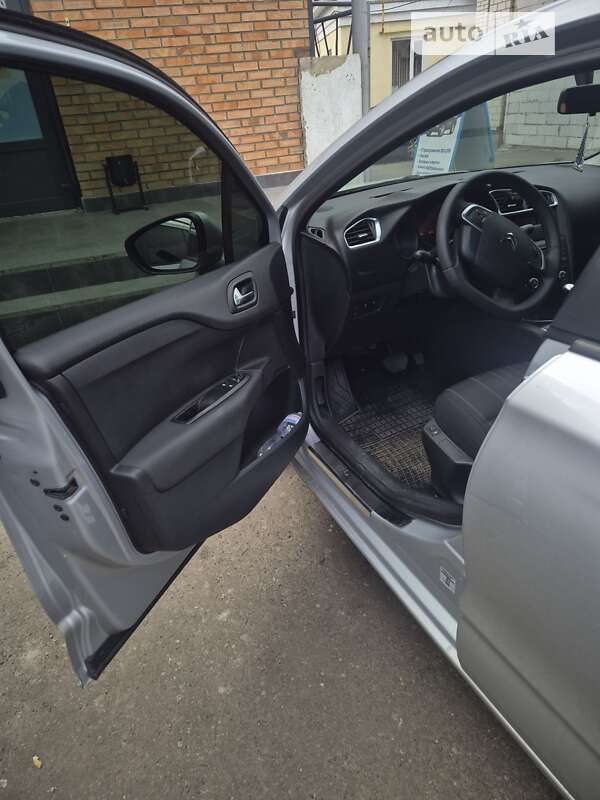 Хэтчбек Citroen C4 2012 в Подольске