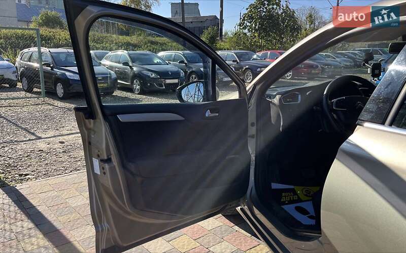 Хетчбек Citroen C4 2011 в Стрию