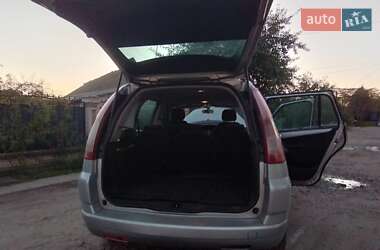Хэтчбек Citroen C4 2009 в 