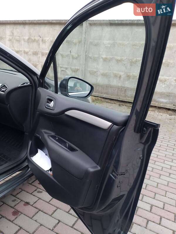 Хетчбек Citroen C4 2013 в Львові