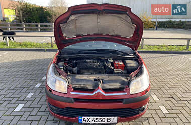 Хэтчбек Citroen C4 2008 в 