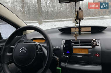 Хэтчбек Citroen C4 2004 в 